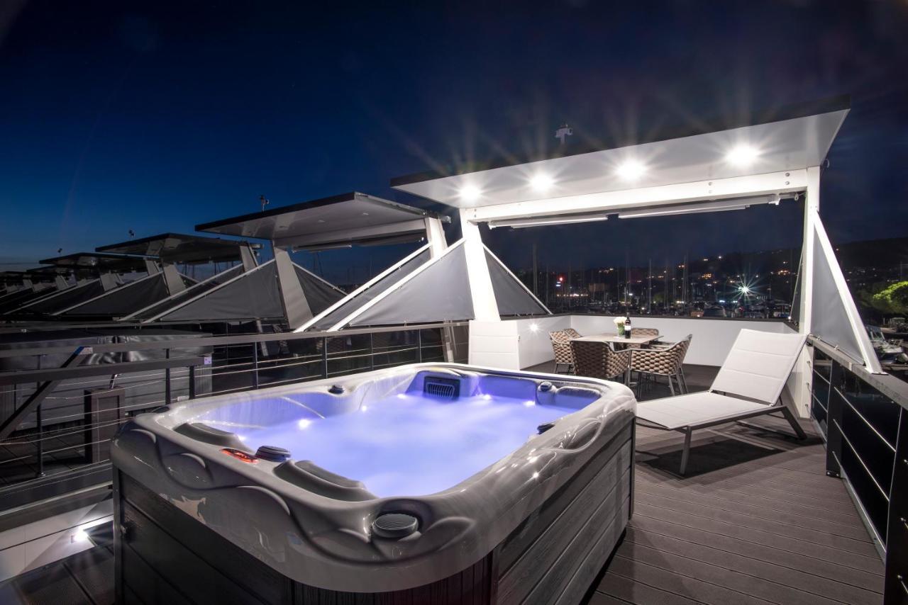The Sea Lodges Portoroz - Bootshaus Floating Sea House Exterior foto